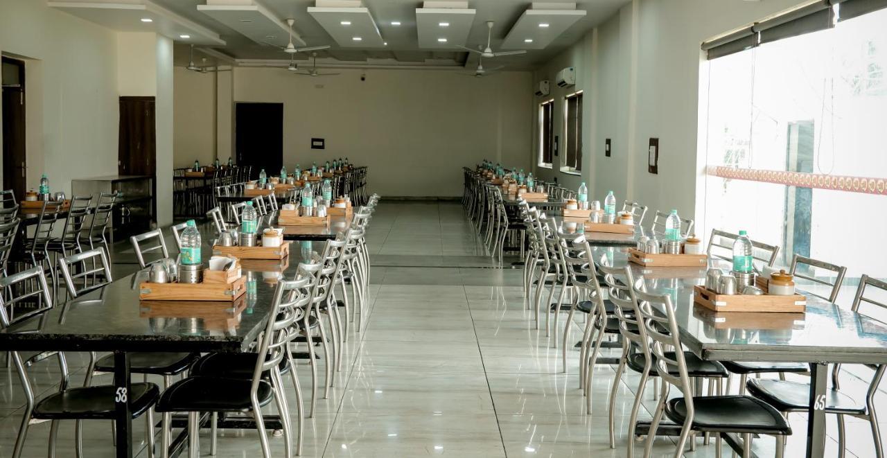 Hotel Highway King Behror Εξωτερικό φωτογραφία