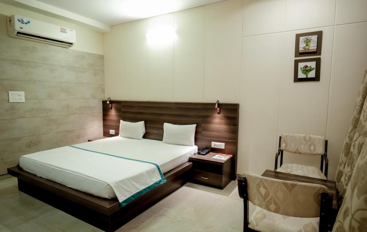 Hotel Highway King Behror Εξωτερικό φωτογραφία